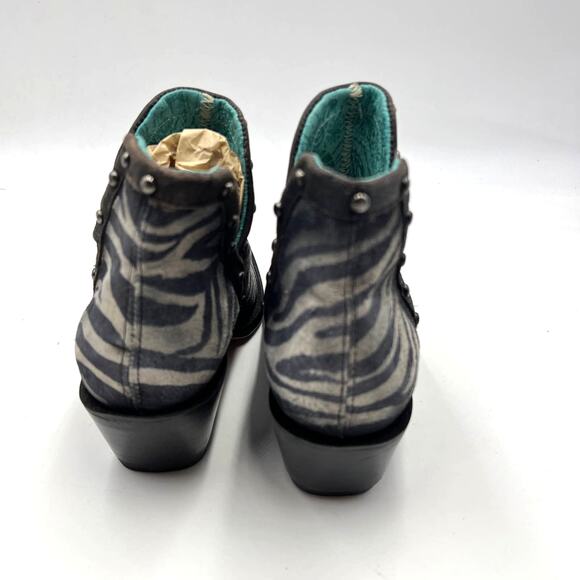 Corral Women’s White & Black Zebra Print Studs J Toe Ankle Boot Size 7.5 M - Picture 5 of 9